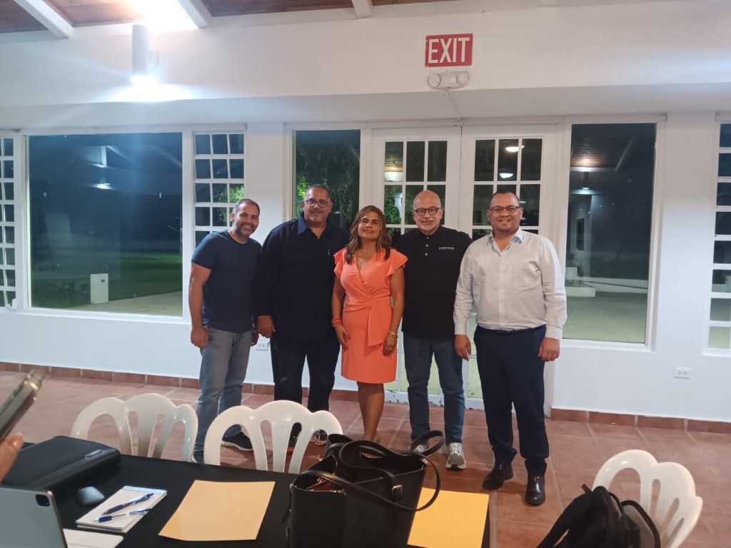 Senador PNP investigado por CORRUPCIÒN reunido con Presidente&nbsp;🔗